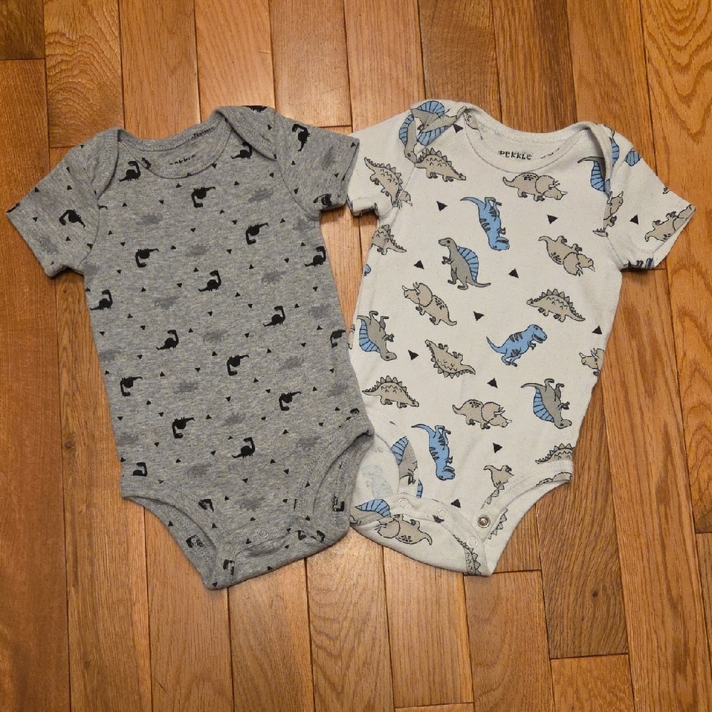 5/$20 Pekkle 2-pack Dinosaur Print T-Shirt Shortsleeve Button Onesies Size 6M